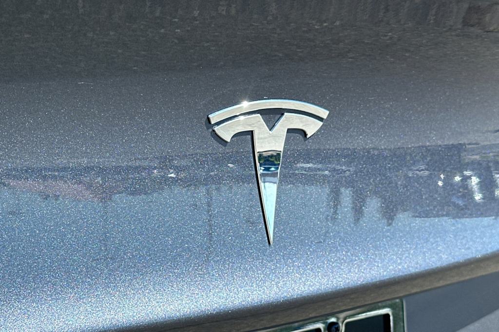 Thumbnail: 2023 Tesla Model 3 - 31