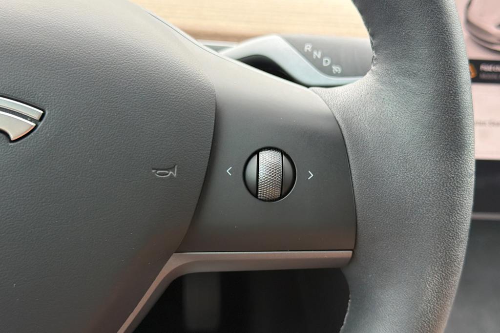 Thumbnail: 2023 Tesla Model 3 - 28