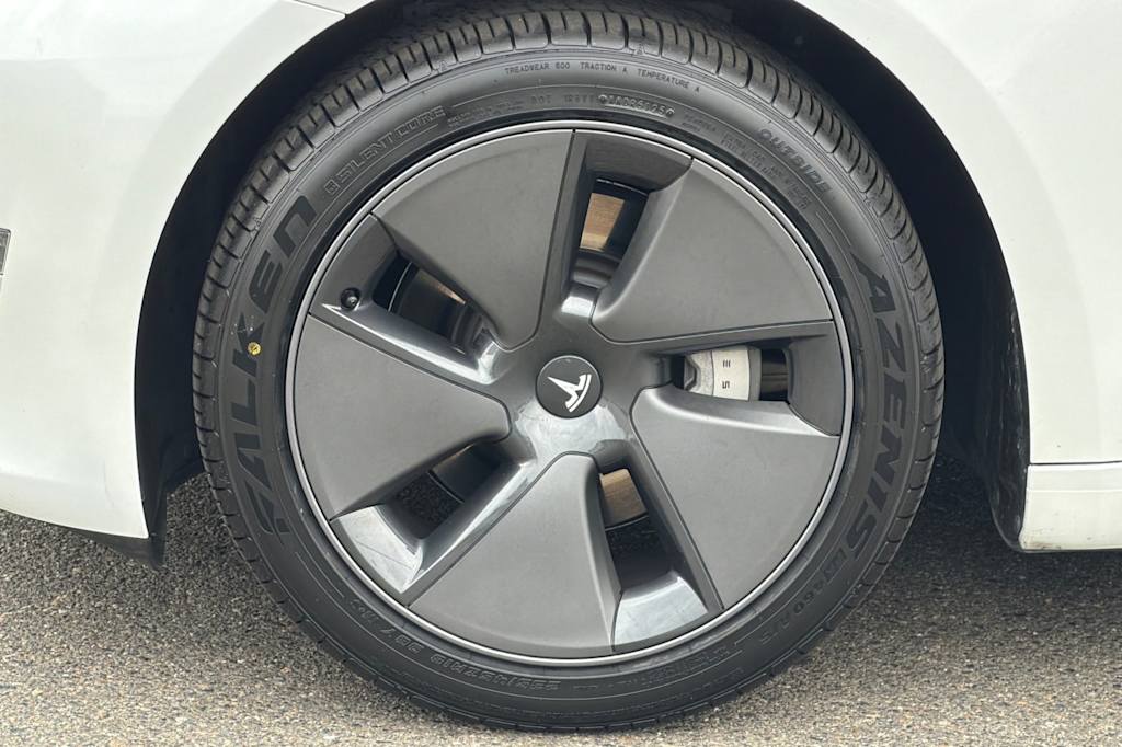 Thumbnail: 2023 Tesla Model 3 - 8