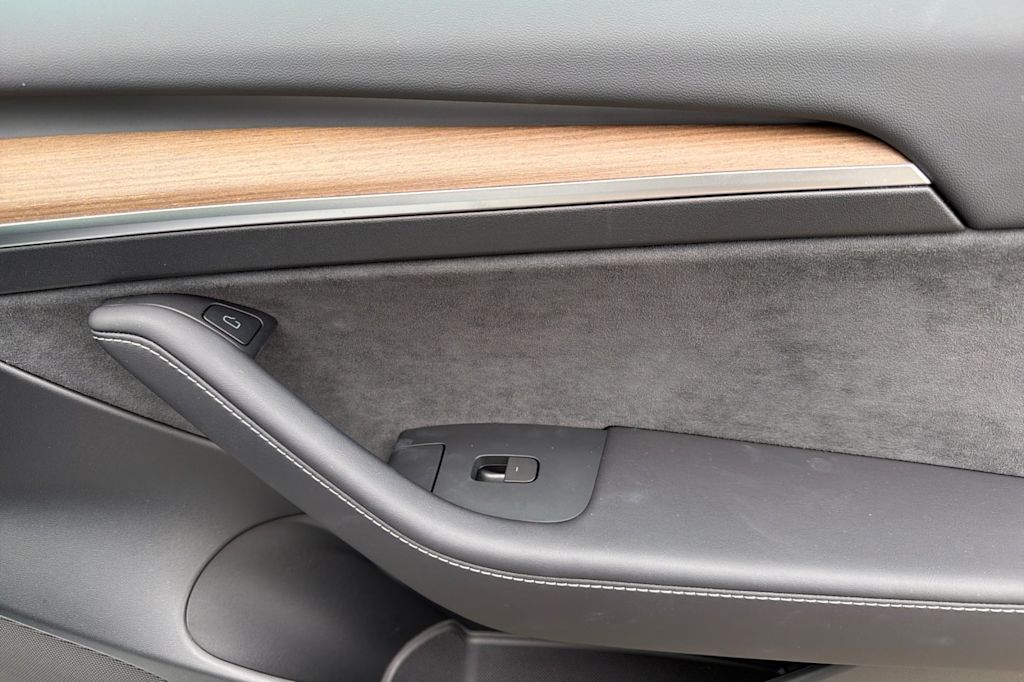 Thumbnail: 2023 Tesla Model 3 - 22