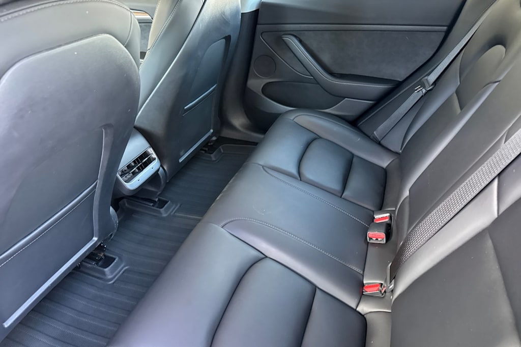 Thumbnail: 2022 Tesla Model 3 - 12