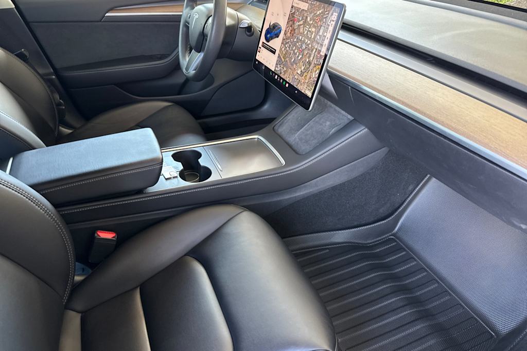 Thumbnail: 2022 Tesla Model 3 - 11