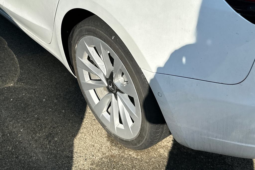 2022 Tesla Model 3 Long Range 18