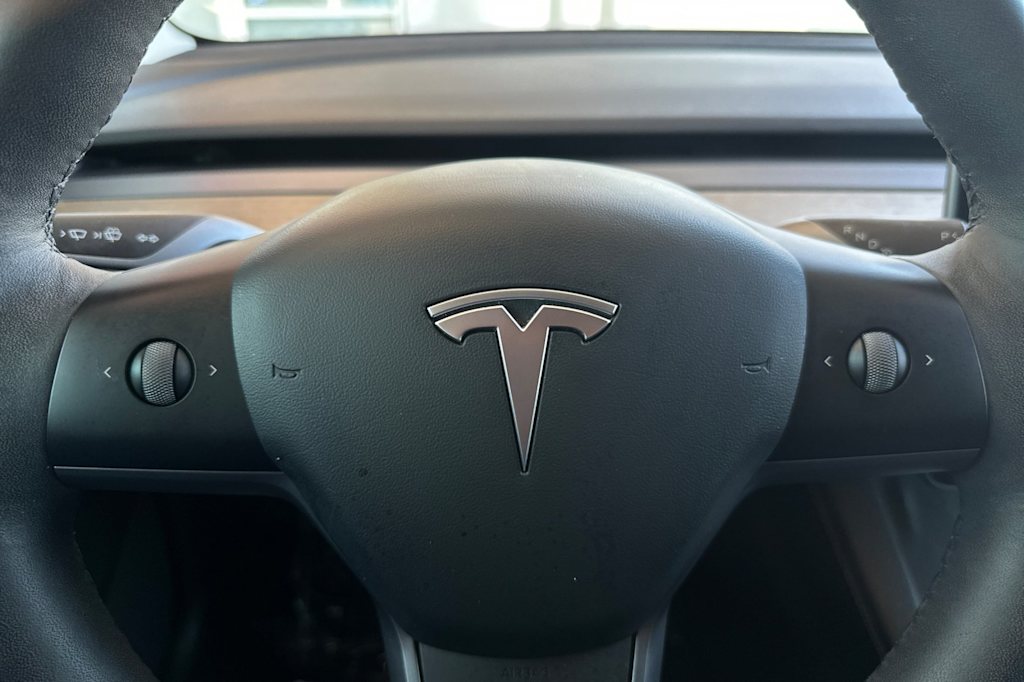 Thumbnail: 2022 Tesla Model 3 - 28