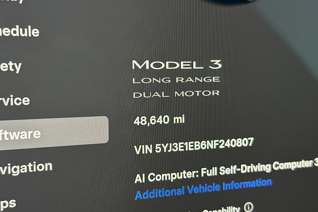 Thumbnail: 2022 Tesla Model 3 - 14