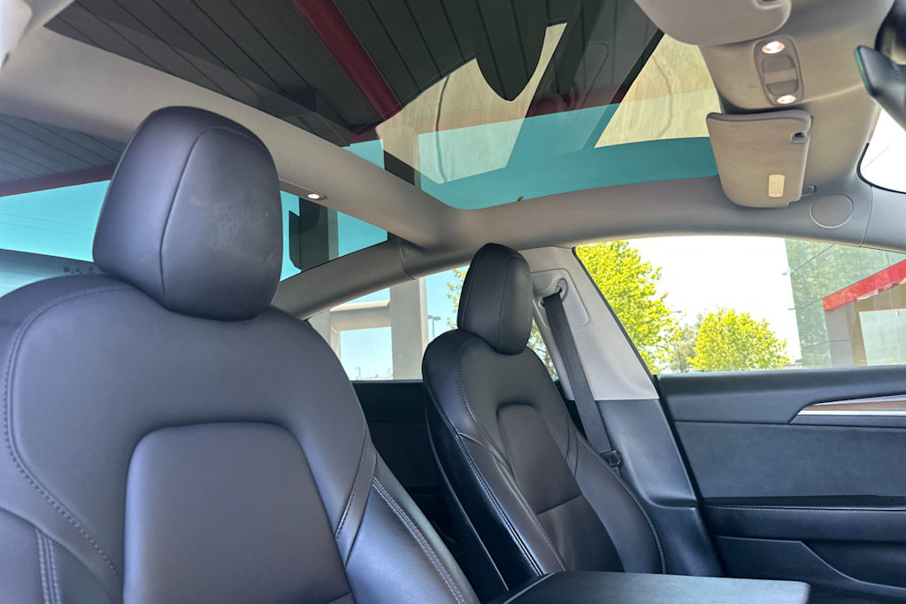 Thumbnail: 2022 Tesla Model 3 - 22