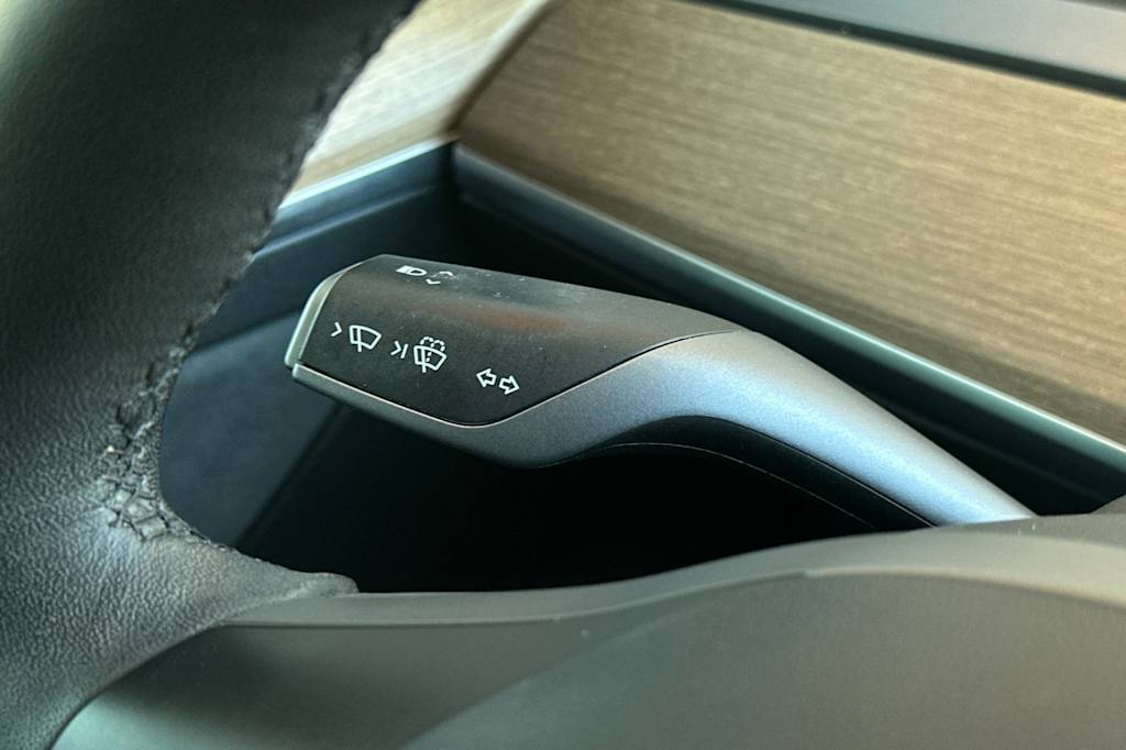 Thumbnail: 2022 Tesla Model 3 - 32