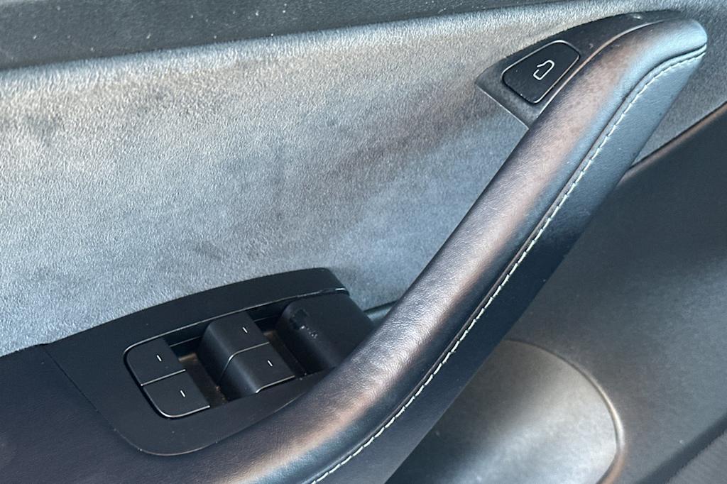 Thumbnail: 2022 Tesla Model 3 - 20