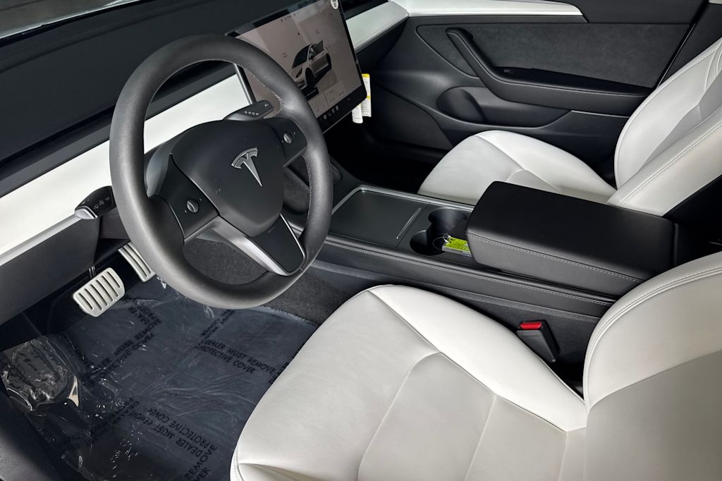 Thumbnail: 2023 Tesla Model 3 - 10