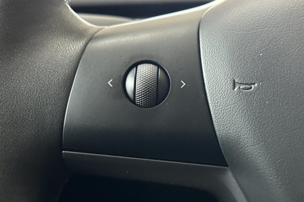 Thumbnail: 2023 Tesla Model 3 - 26