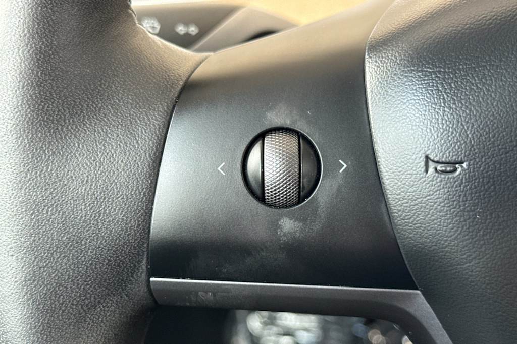 Thumbnail: 2023 Tesla Model 3 - 26