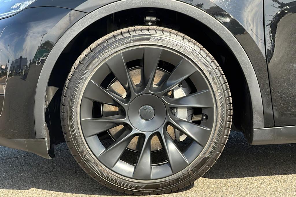 Thumbnail: 2021 Tesla Model Y - 8