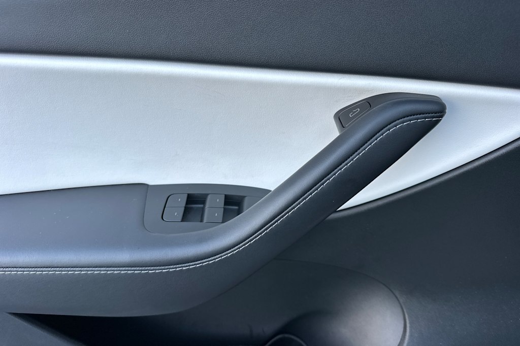 Thumbnail: 2021 Tesla Model Y - 19