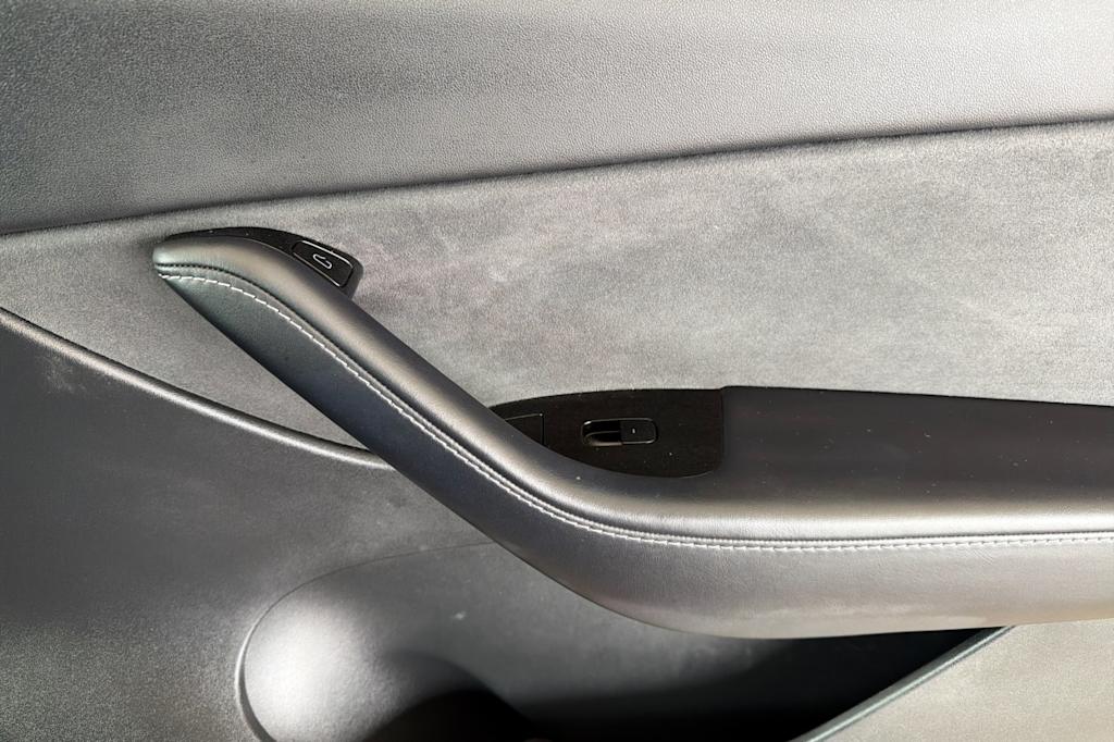 Thumbnail: 2021 Tesla Model Y - 24