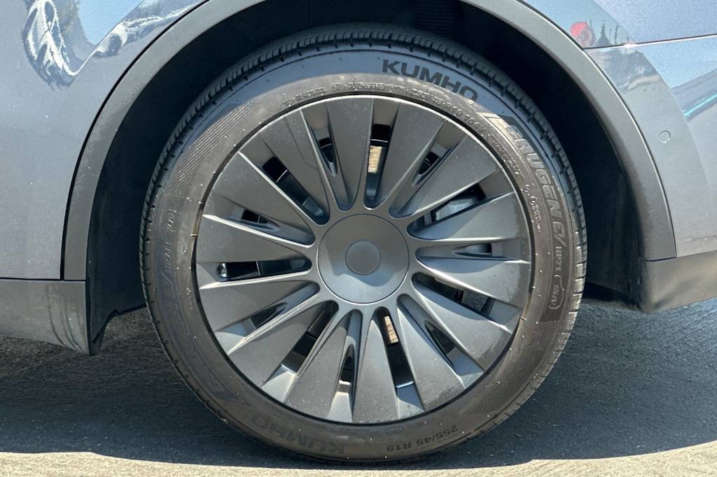 Thumbnail: 2021 Tesla Model Y - 8