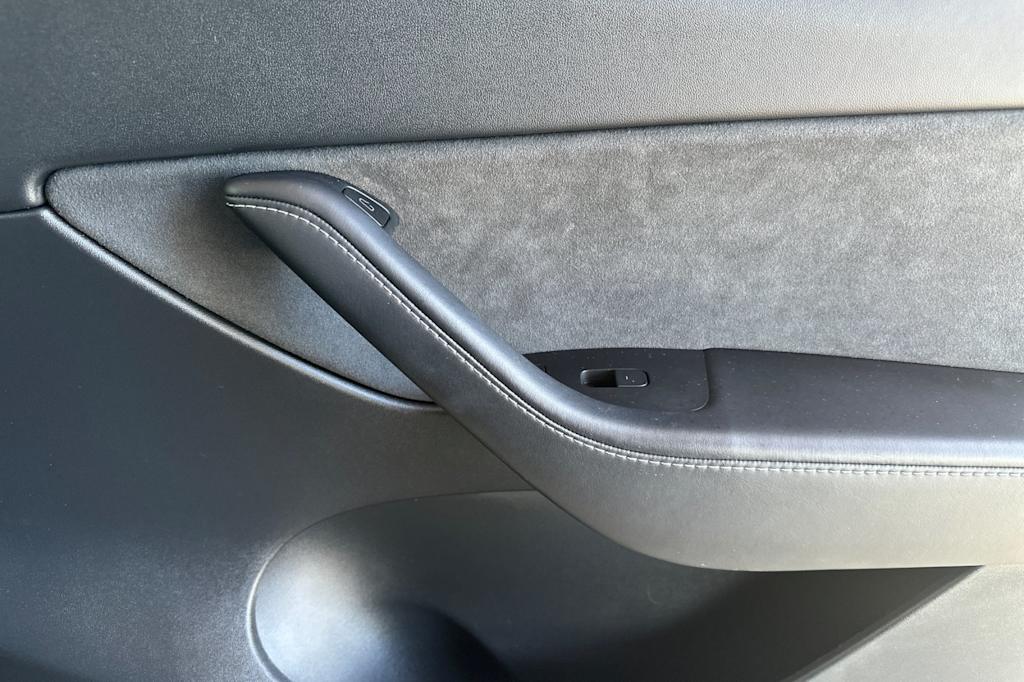 Thumbnail: 2021 Tesla Model Y - 24