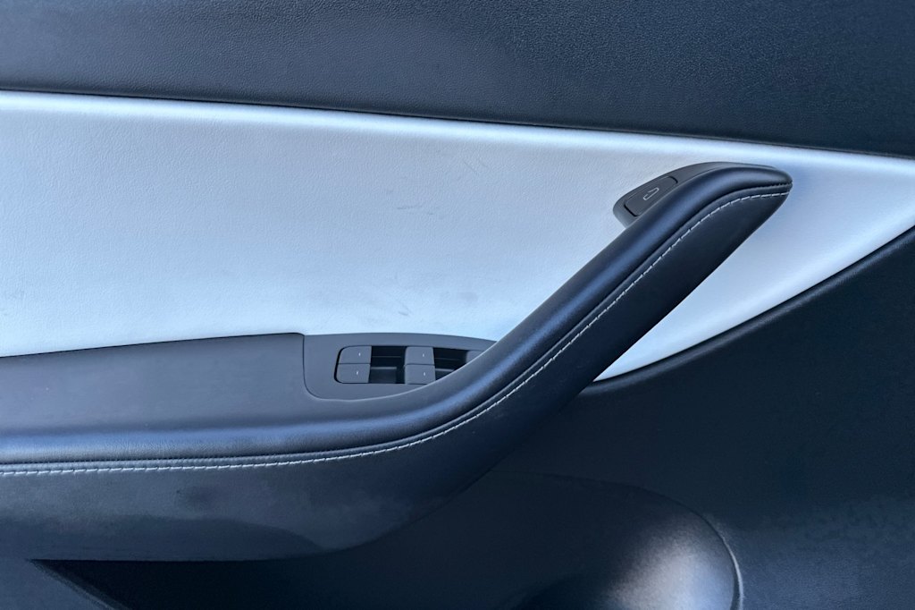 Thumbnail: 2021 Tesla Model Y - 19