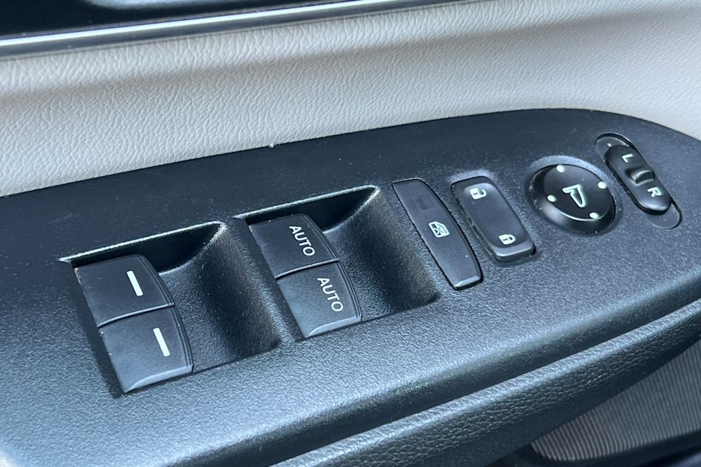 Thumbnail: 2018 Honda CR-V - 21