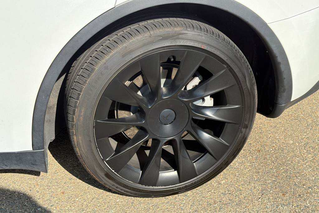 Thumbnail: 2023 Tesla Model Y - 19