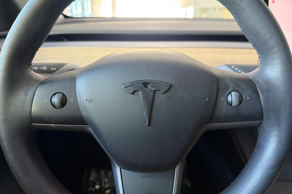 Thumbnail: 2023 Tesla Model Y - 28