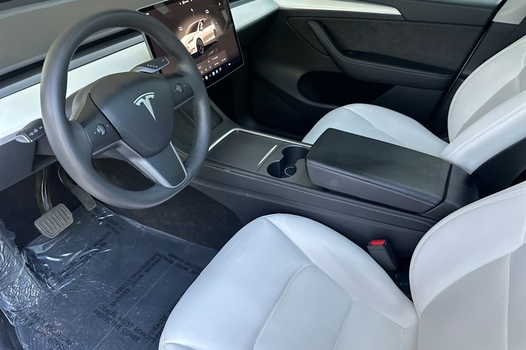 Thumbnail: 2024 Tesla Model Y - 10