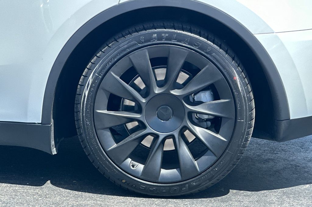 Thumbnail: 2024 Tesla Model Y - 8