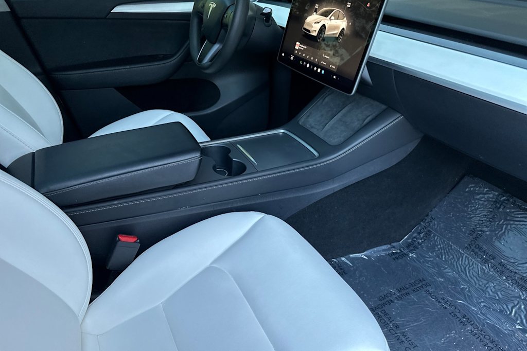 Thumbnail: 2024 Tesla Model Y - 11