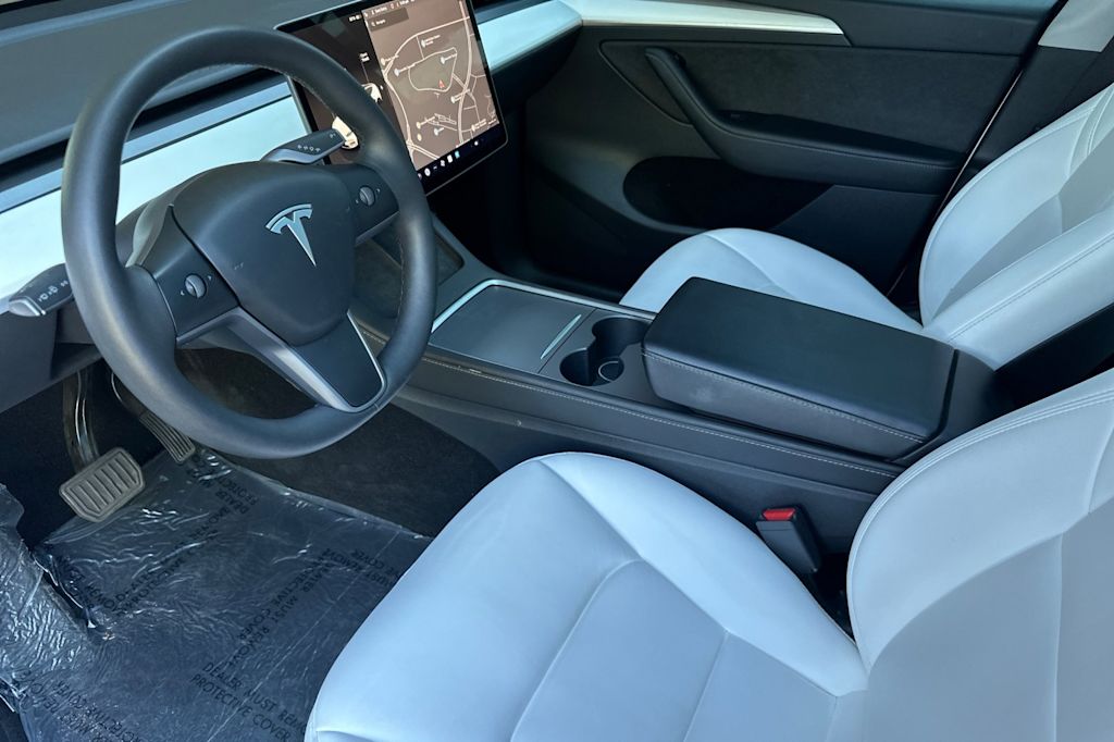 Thumbnail: 2024 Tesla Model Y - 10