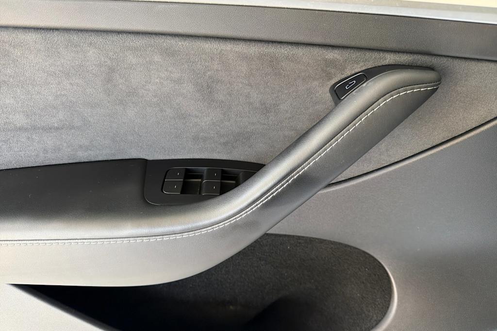 Thumbnail: 2022 Tesla Model Y - 20