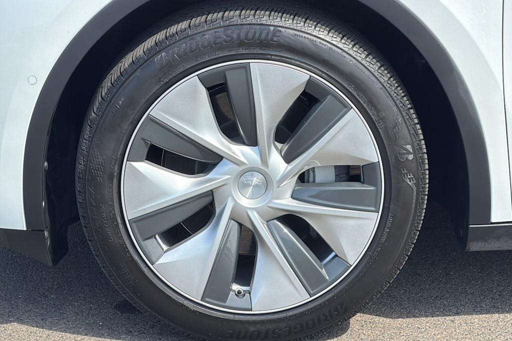 Thumbnail: 2022 Tesla Model Y - 8