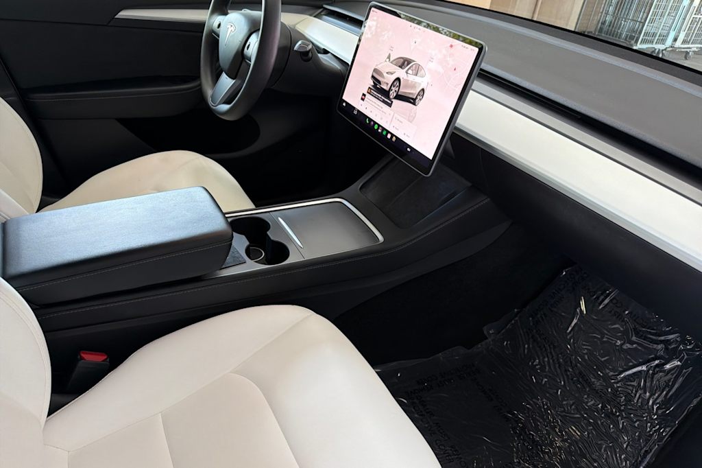 Thumbnail: 2022 Tesla Model Y - 11