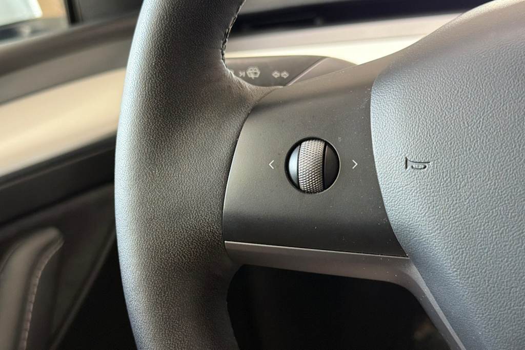 Thumbnail: 2022 Tesla Model Y - 29
