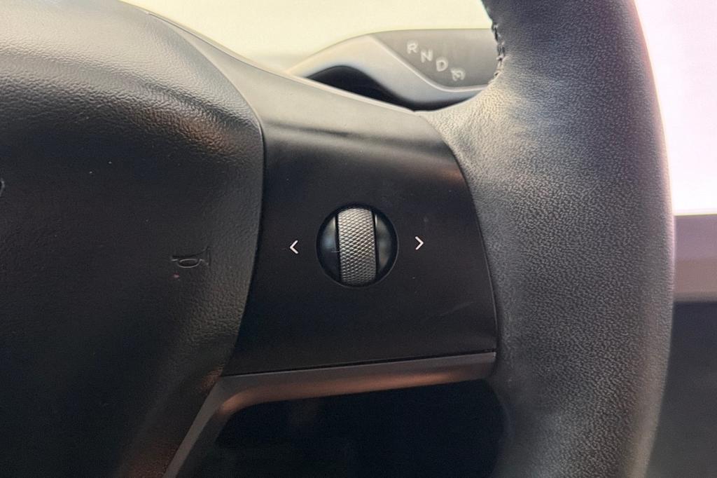 Thumbnail: 2024 Tesla Model Y - 29