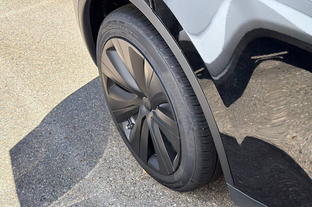 Thumbnail: 2023 Tesla Model Y - 14