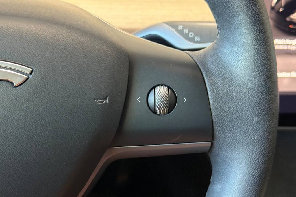 Thumbnail: 2023 Tesla Model Y - 31