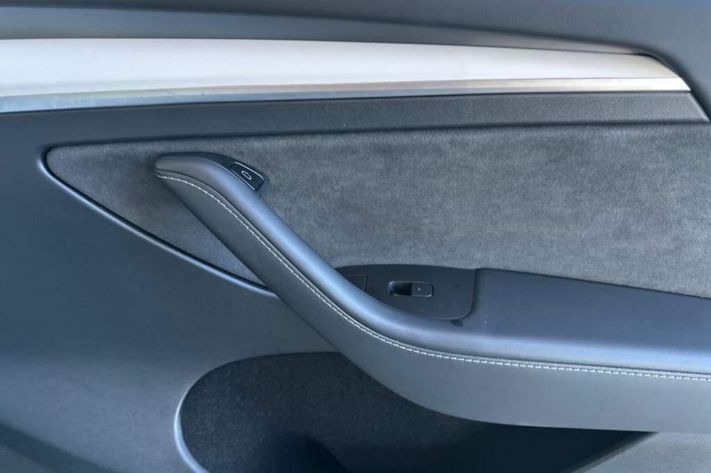 Thumbnail: 2023 Tesla Model Y - 23