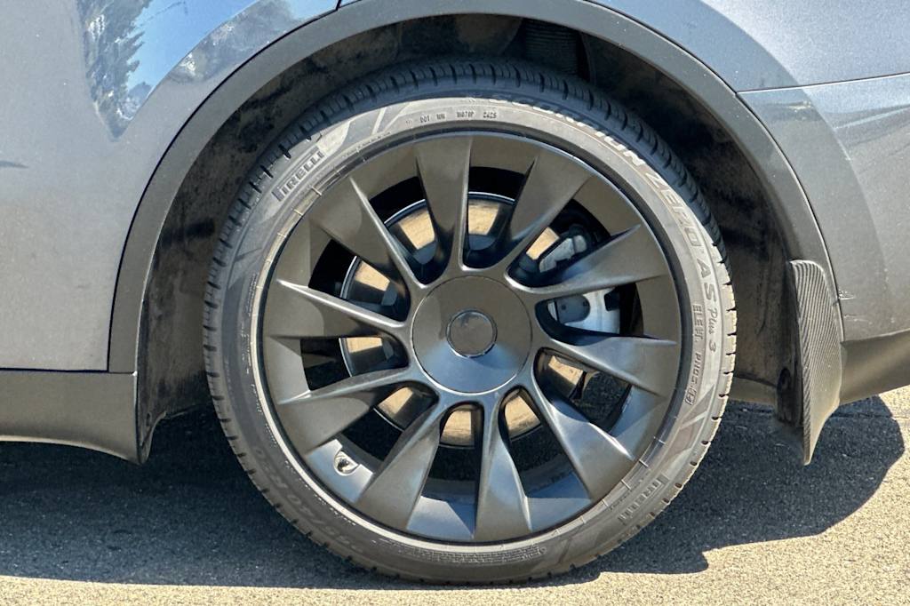 Thumbnail: 2023 Tesla Model Y - 8