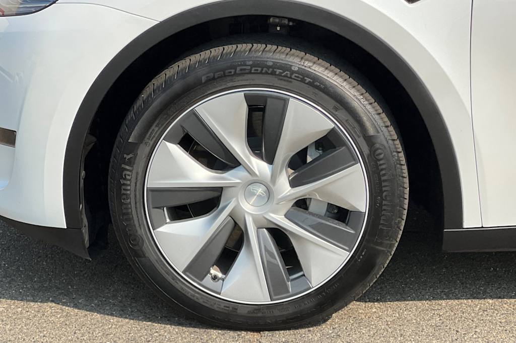 Thumbnail: 2023 Tesla Model Y - 8