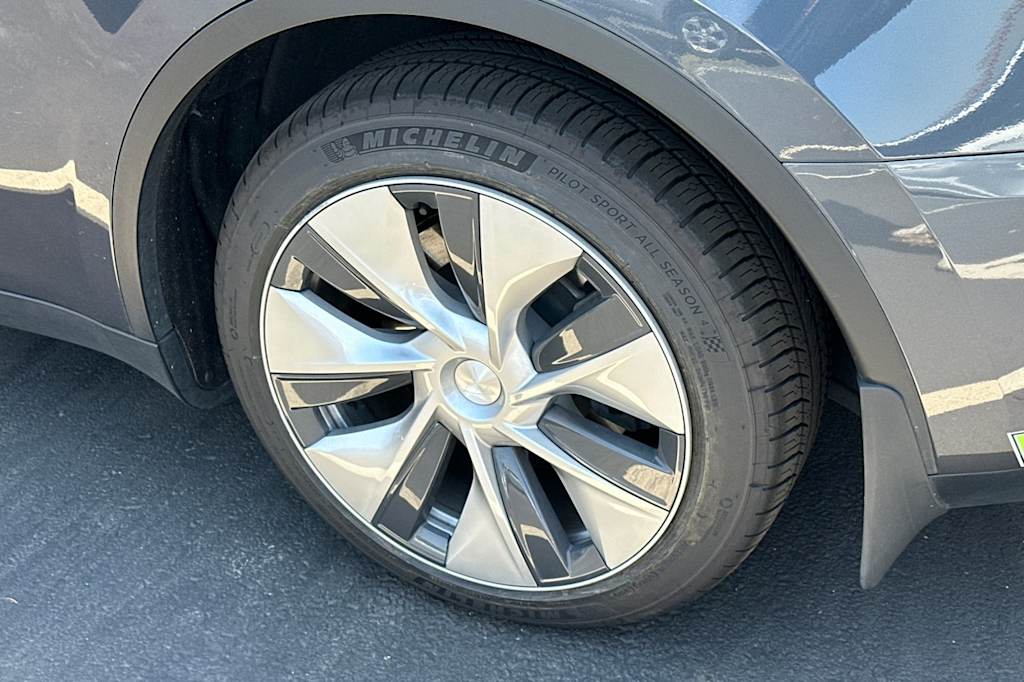 Thumbnail: 2023 Tesla Model Y - 19