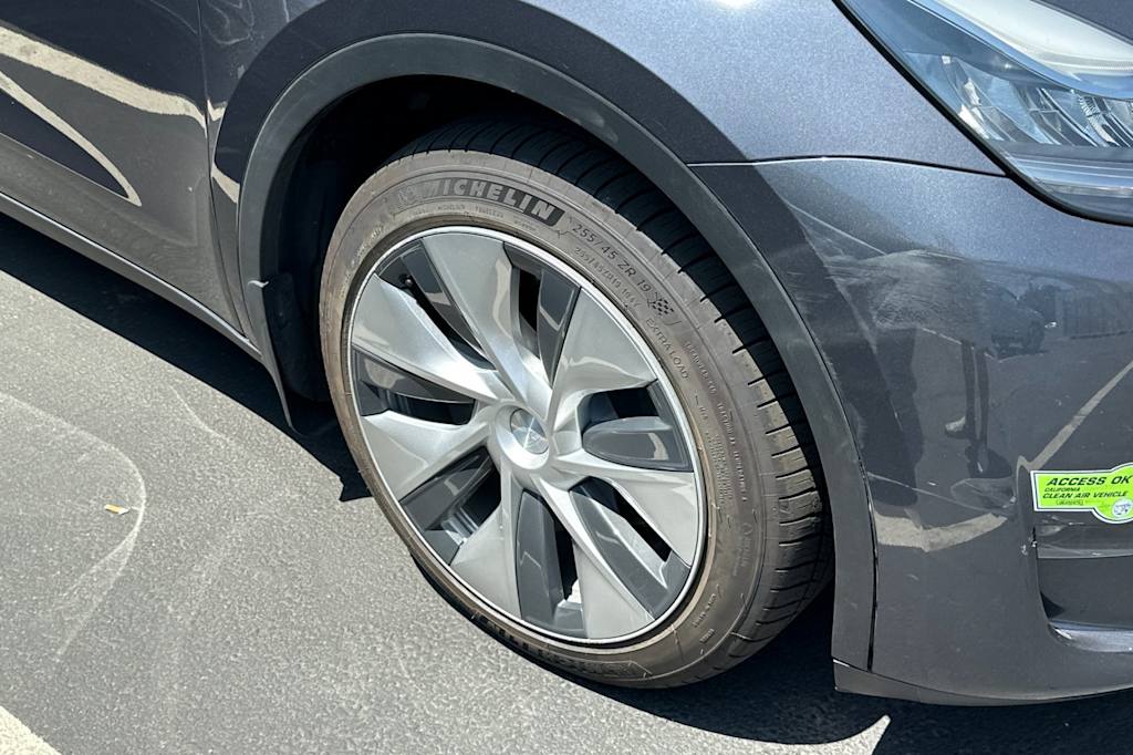 Thumbnail: 2023 Tesla Model Y - 5