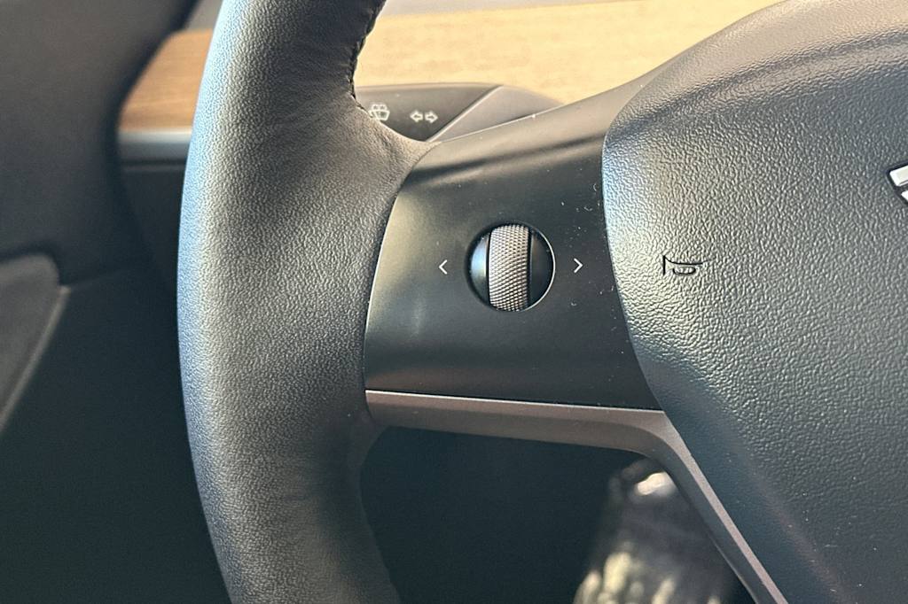 Thumbnail: 2022 Tesla Model Y - 30