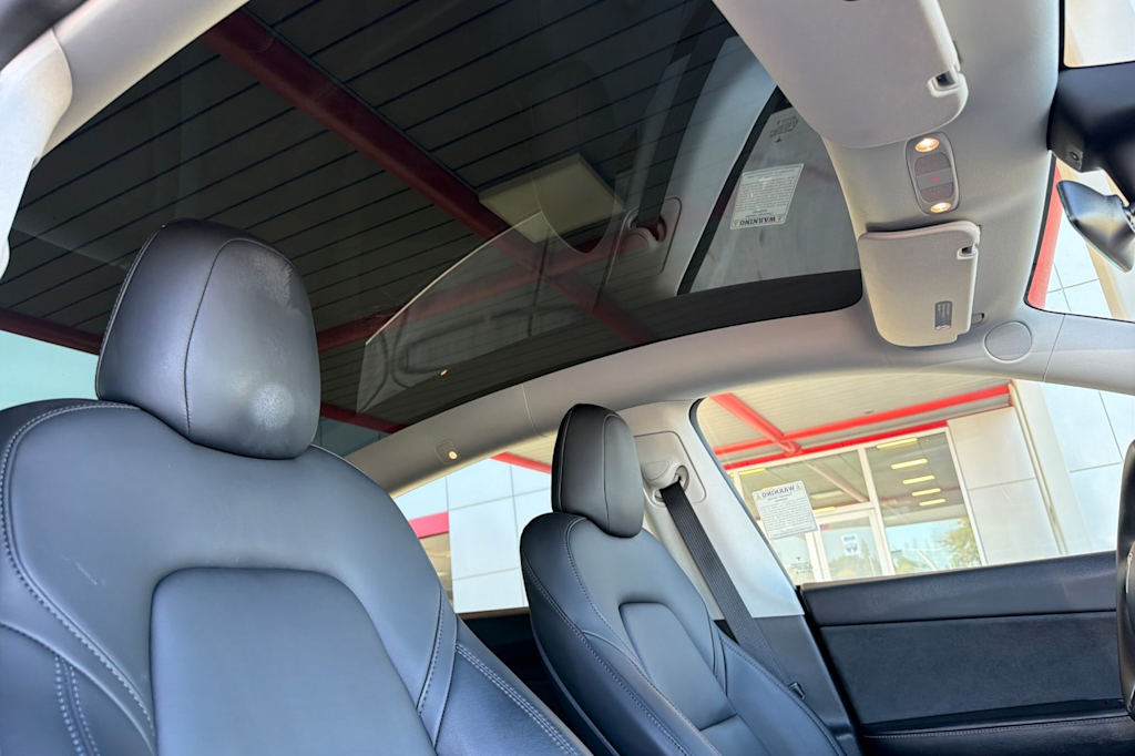 Thumbnail: 2022 Tesla Model Y - 22