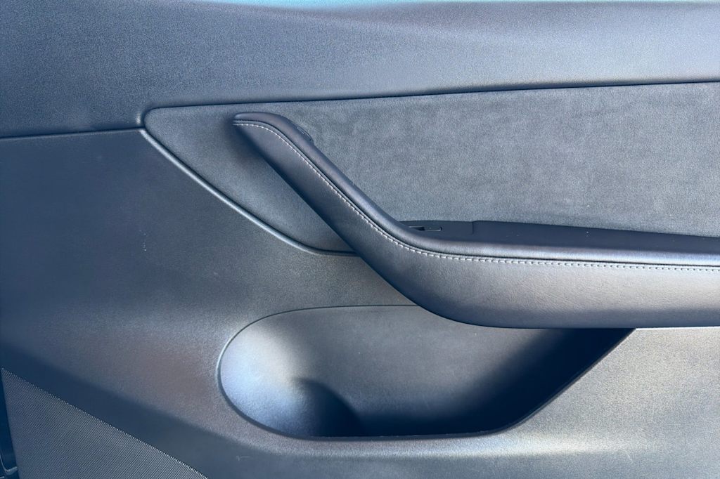 Thumbnail: 2022 Tesla Model Y - 23