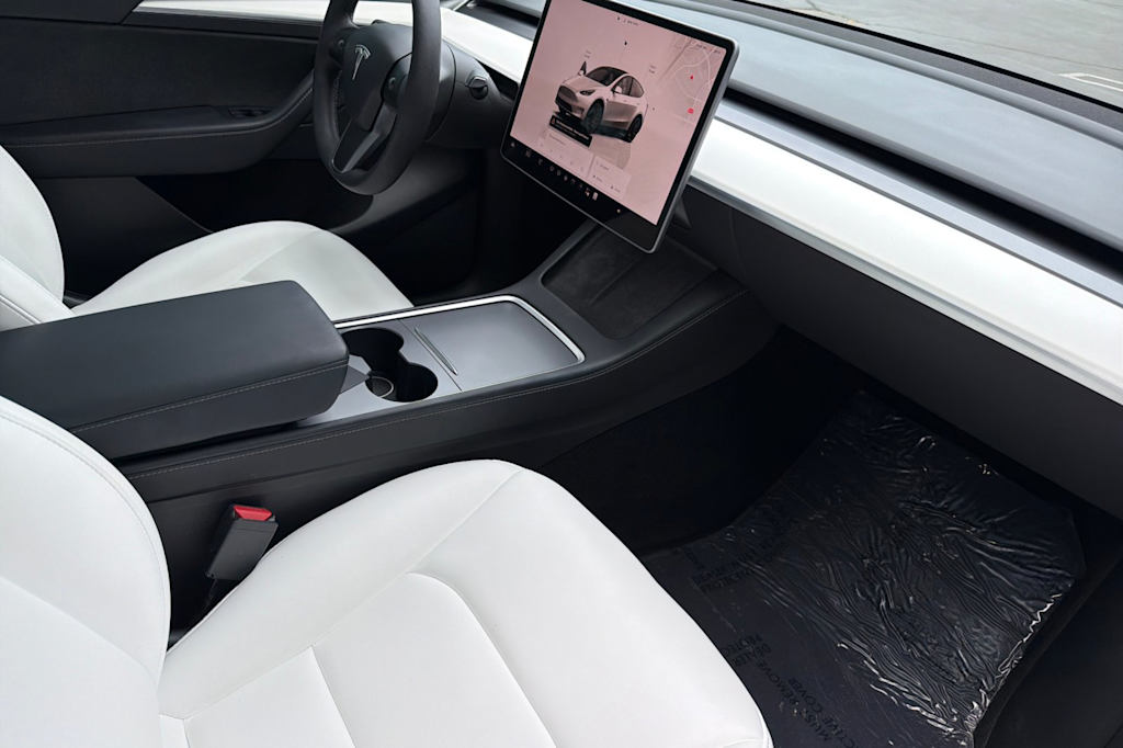 Thumbnail: 2022 Tesla Model Y - 11