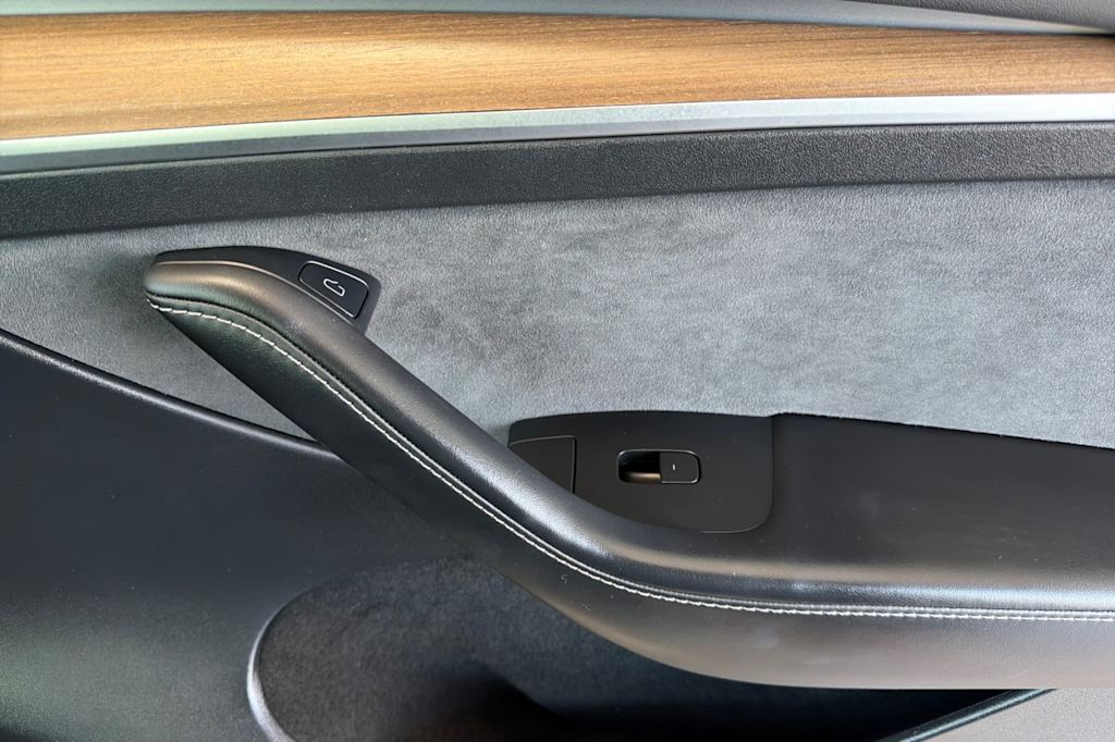 Thumbnail: 2023 Tesla Model Y - 25