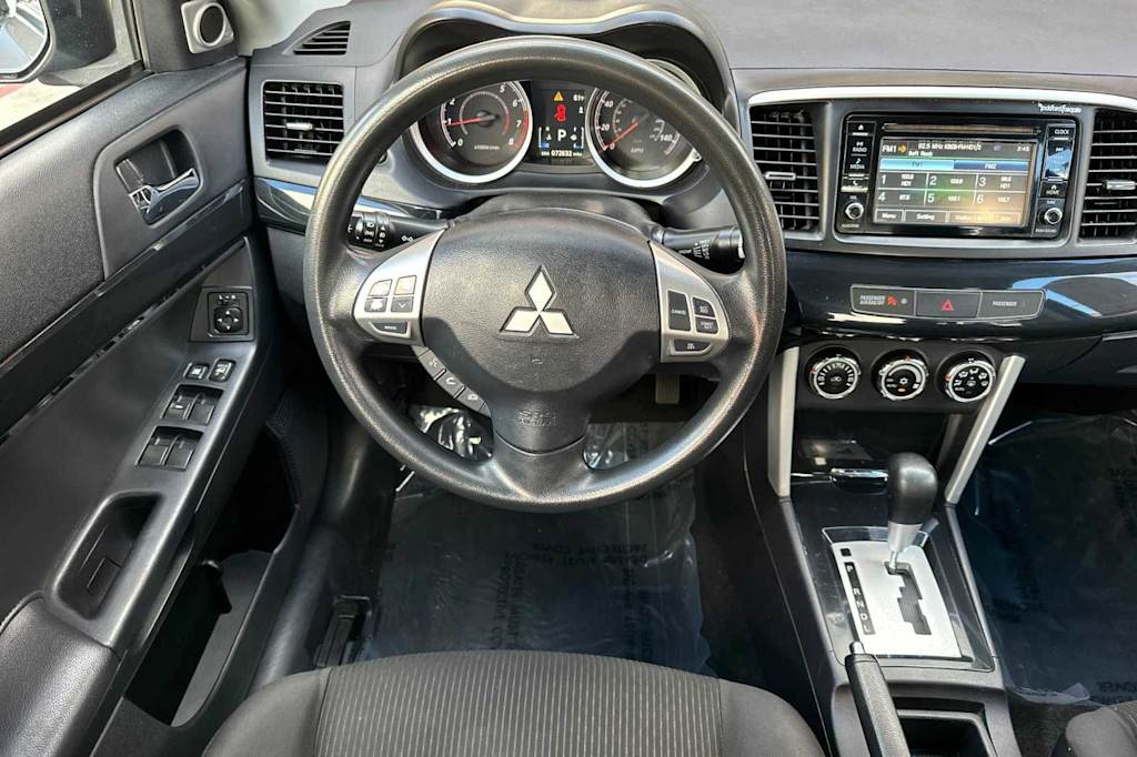 2017 Mitsubishi Lancer ES 9