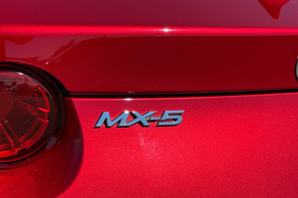 Thumbnail: 2016 Mazda MX-5 Miata - 6