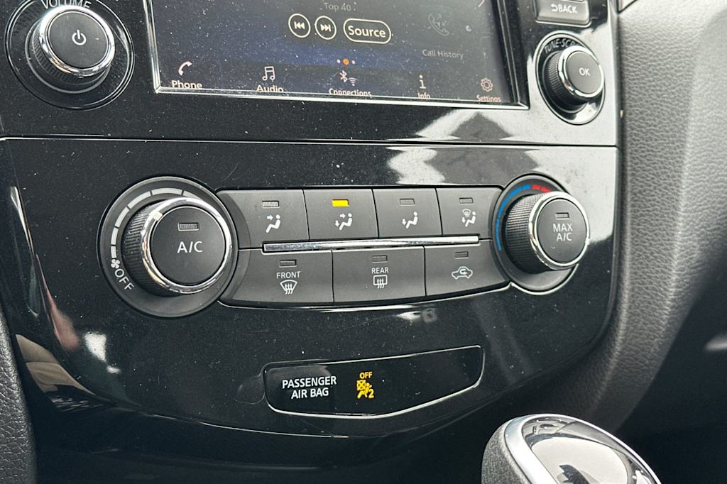 Thumbnail: 2022 Nissan Rogue Sport - 27