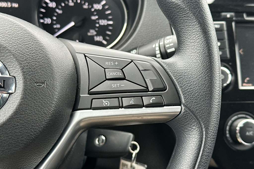 Thumbnail: 2022 Nissan Rogue Sport - 30