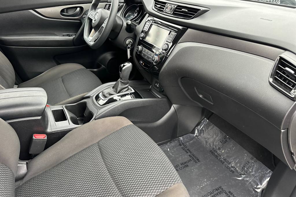 Thumbnail: 2022 Nissan Rogue Sport - 12